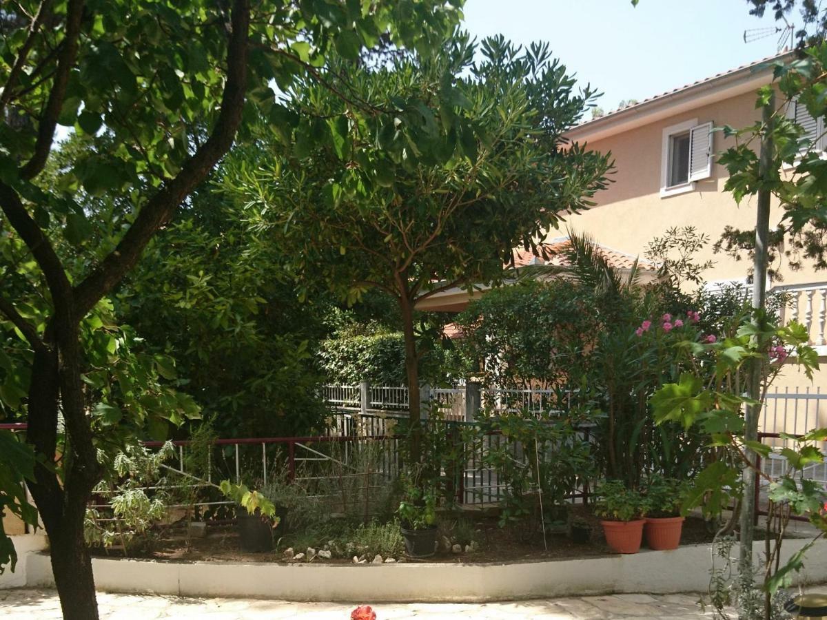 Apartmani Matas Petrcane Exterior foto